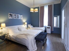 Ropa de cama hipoalergénica y minibar con artículos gratuitos 