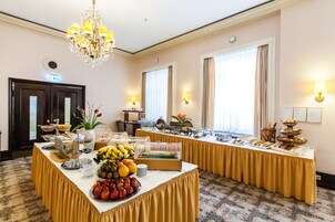 Desayuno buffet todos los días (con cargo)