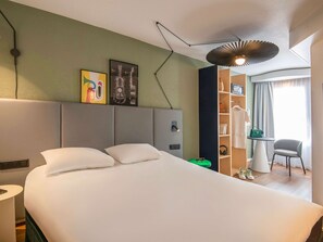 Premium bedding, in-room safe, desk, blackout curtains