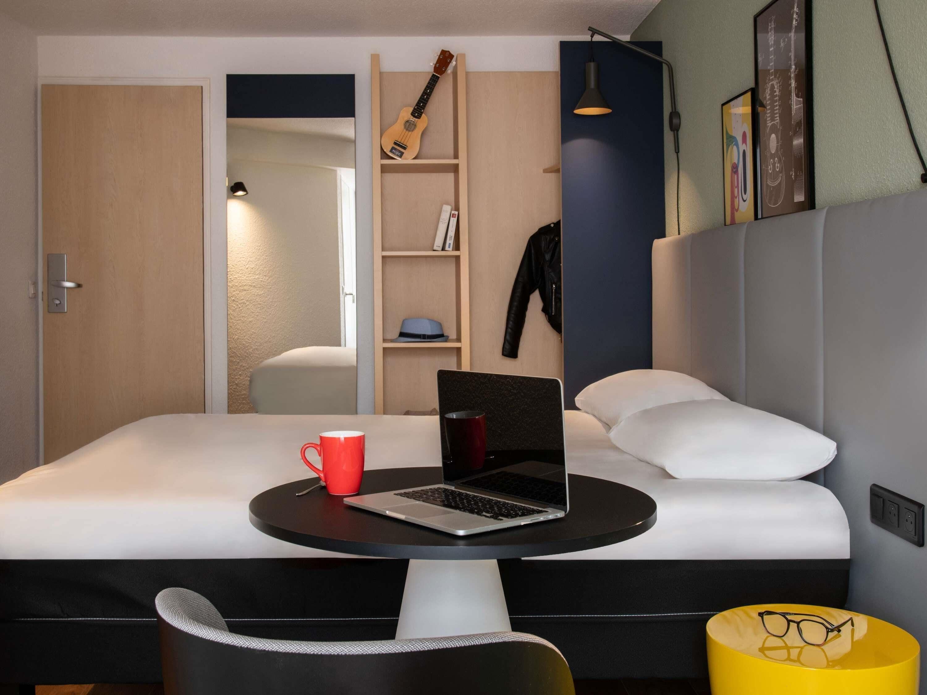 Standard Room, 1 Double Bed | Premium bedding, in-room safe, desk, blackout drapes