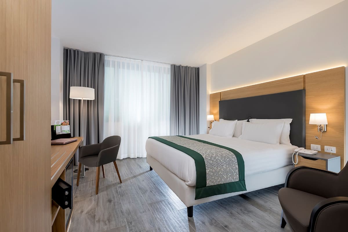 In-room safe, desk, laptop workspace, blackout curtains