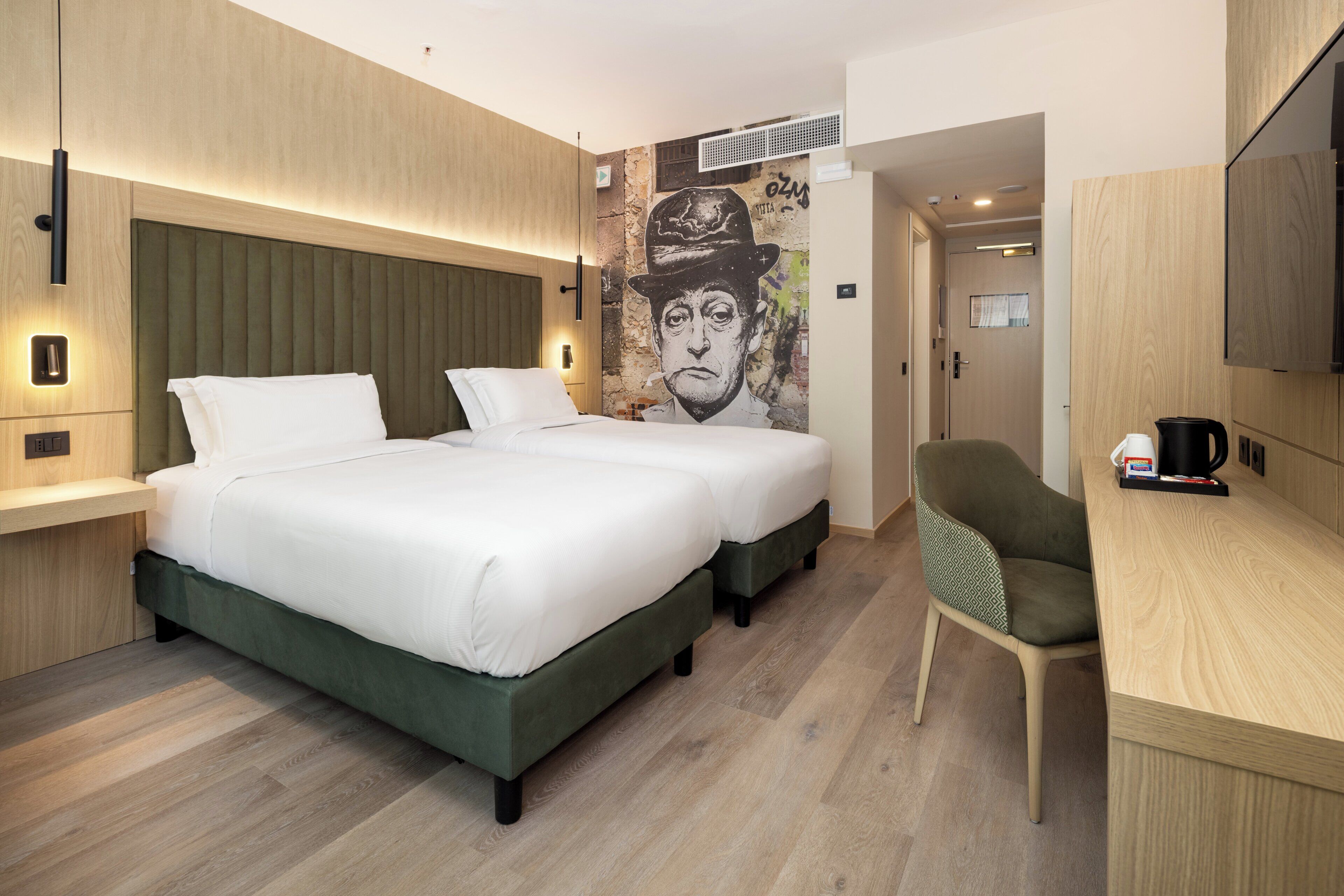 ห้องพรีเมียม, เตียงเดี่ยว 2 เตียง | ตู้นิรภัยในห้องพัก, โต๊ะทำงาน, พื้นที่ทำงานแบบใช้แล็ปท็อป, ผ้าม่านกันแสง