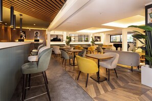 Serves lunch and happy hour - Holiday Inn Naples by IHG (Naples)
