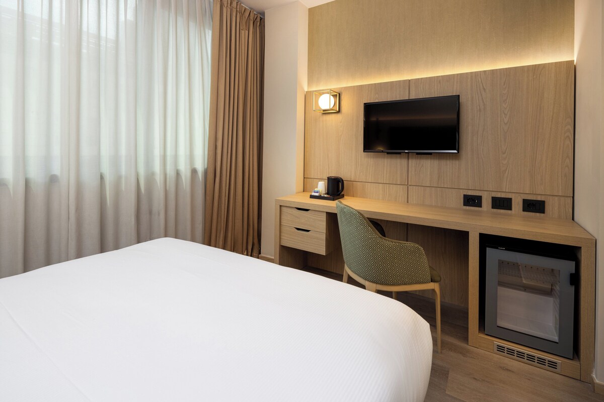 ห้องพรีเมียม, เตียงเดี่ยว 1 เตียง | ตู้นิรภัยในห้อ งพัก, โต๊ะทำงาน, พื้นที่ทำงานแบบใช้แล็ปท็อป, ผ้าม่านกันแสง