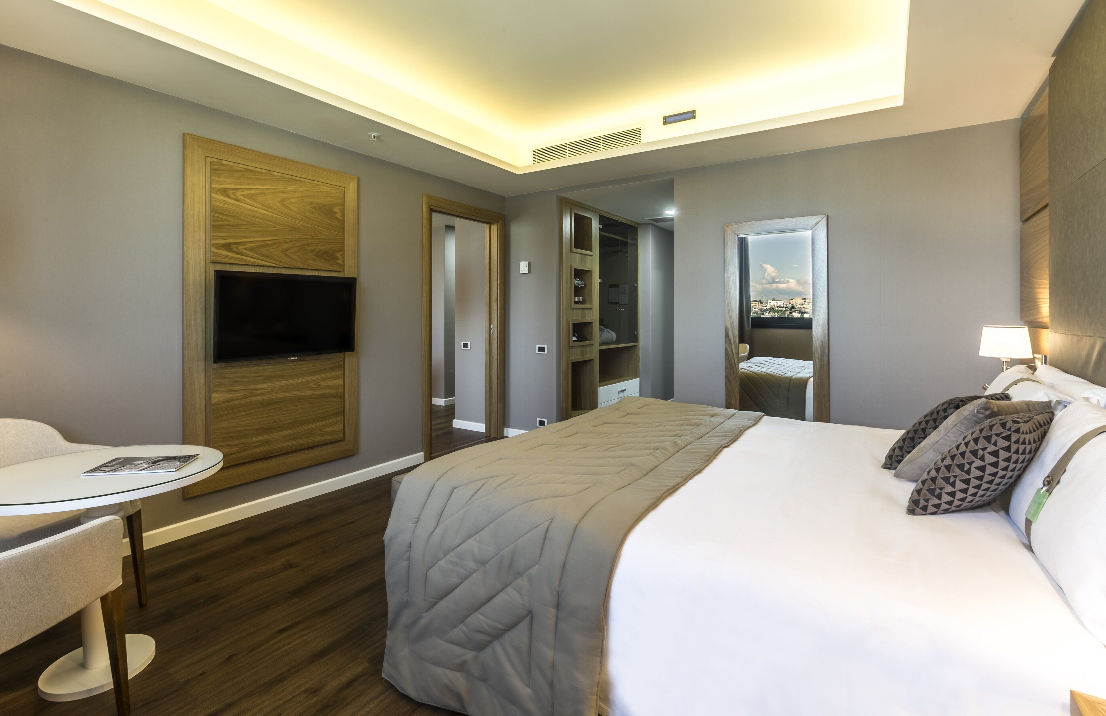 Suite, 1 Bedroom (Terrace Access) | In-room safe, desk, laptop workspace, blackout drapes