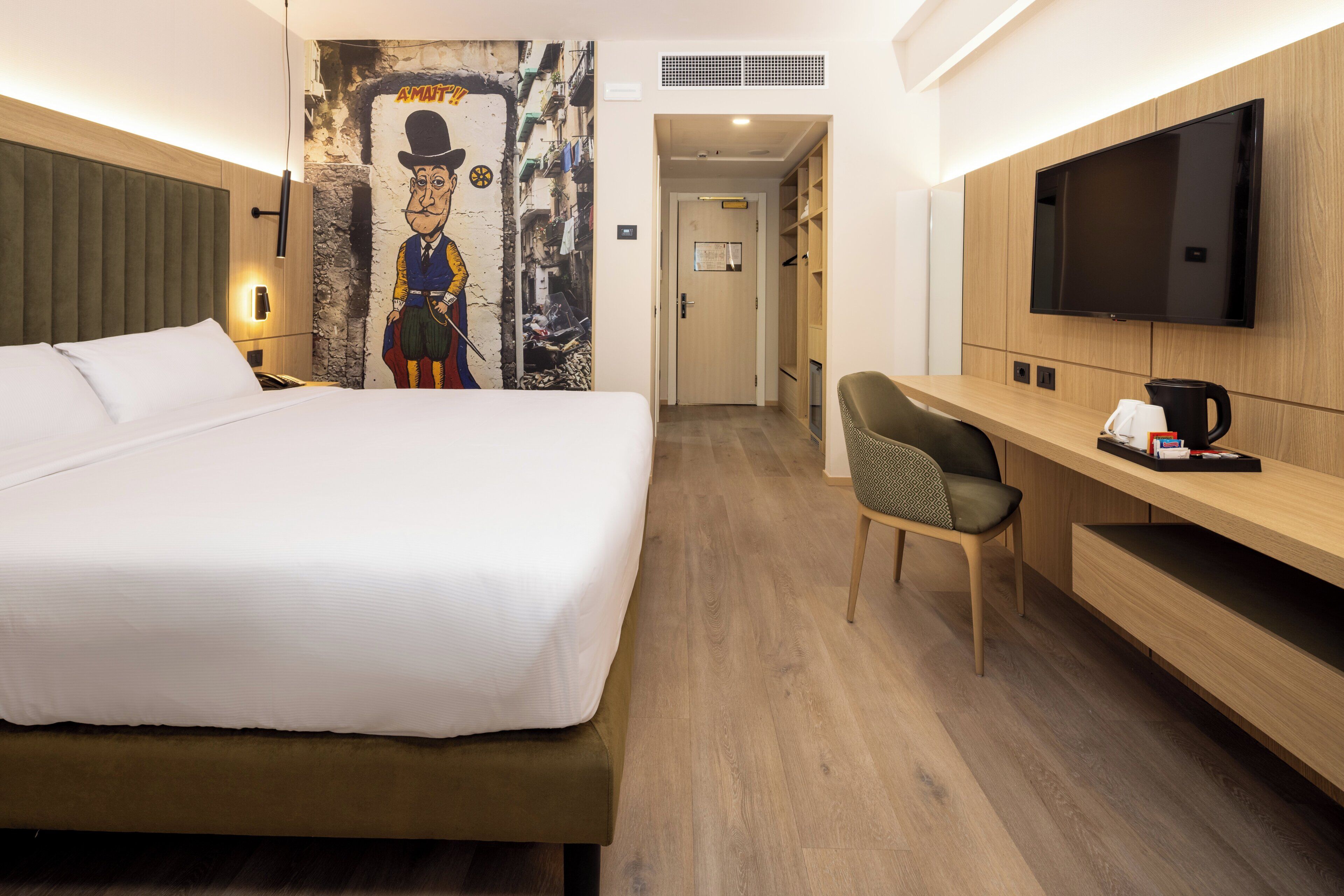 Habitació prèmium, 1 llit de matrimoni gran | Caixa forta a l'habitació i escriptori 
