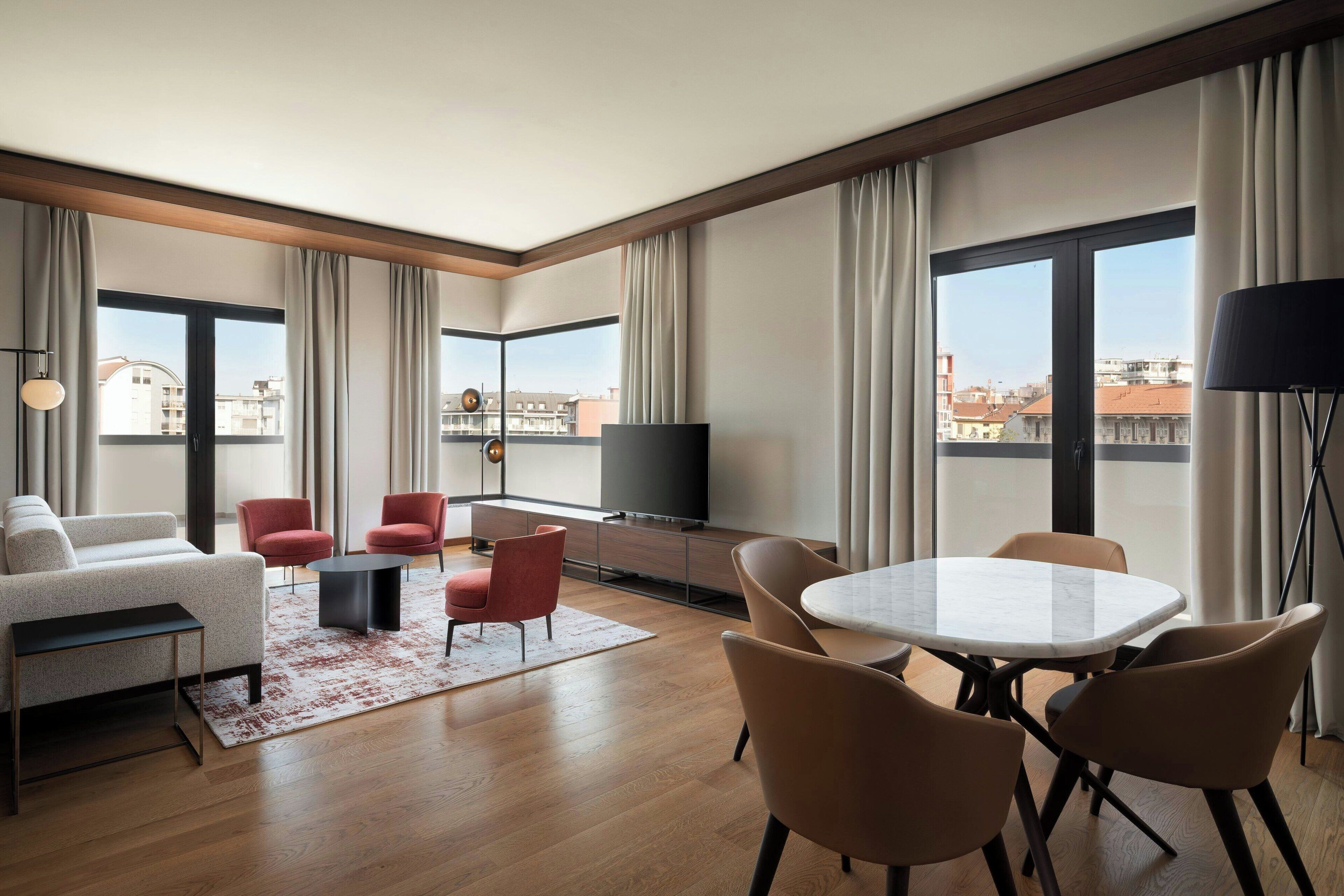 Suite Presidenziale, 1 camera da letto, vista città | Biancheria da letto di alta qualità, copriletto in piuma, minibar