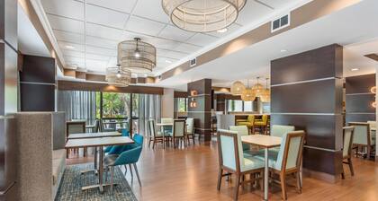 Hampton Inn Fort Myers-Airport & I-75