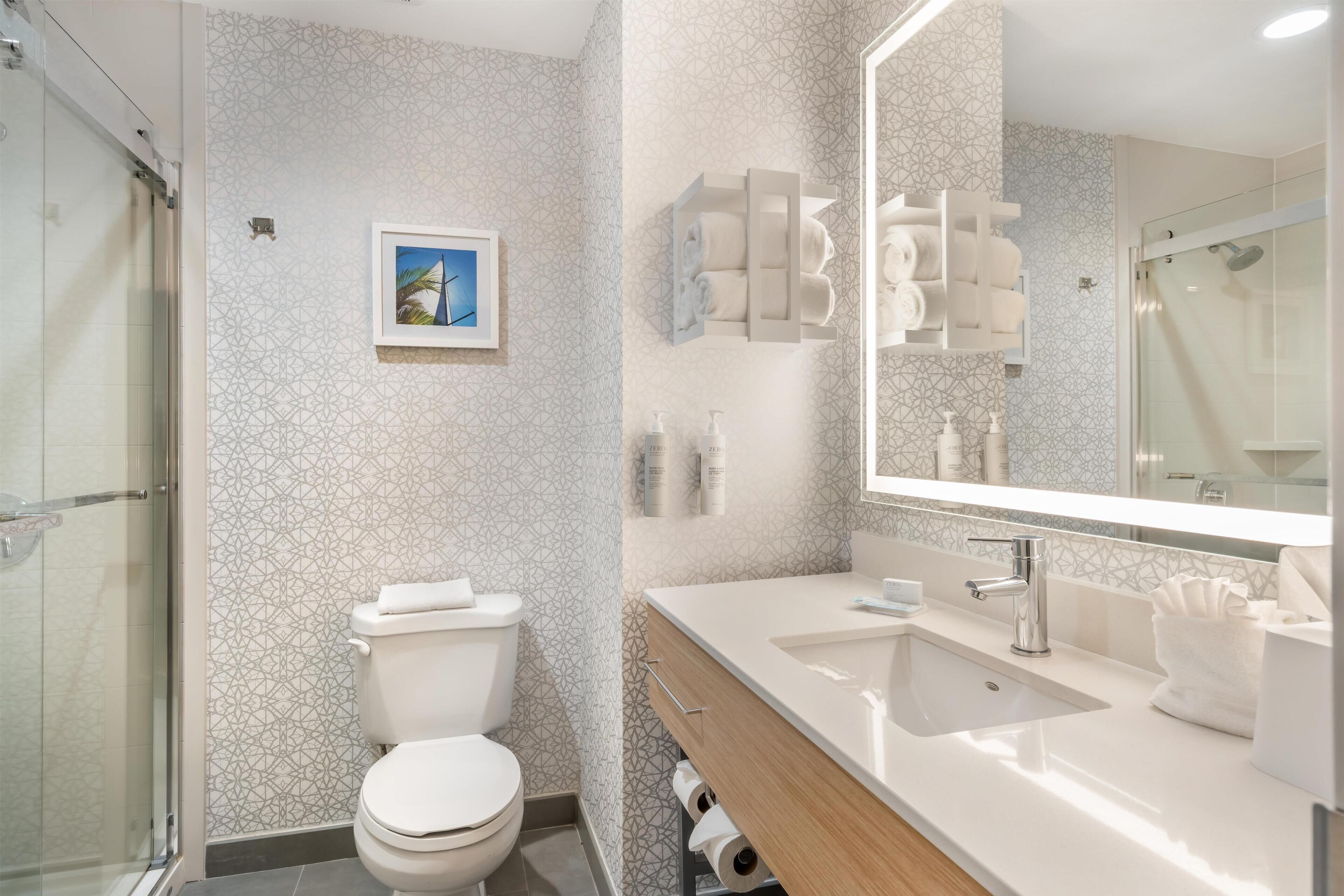 Standard Room | Bathroom shower