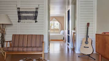 Superior Suite, 1 King Bed (Simple Suite 1 King) | Room amenity