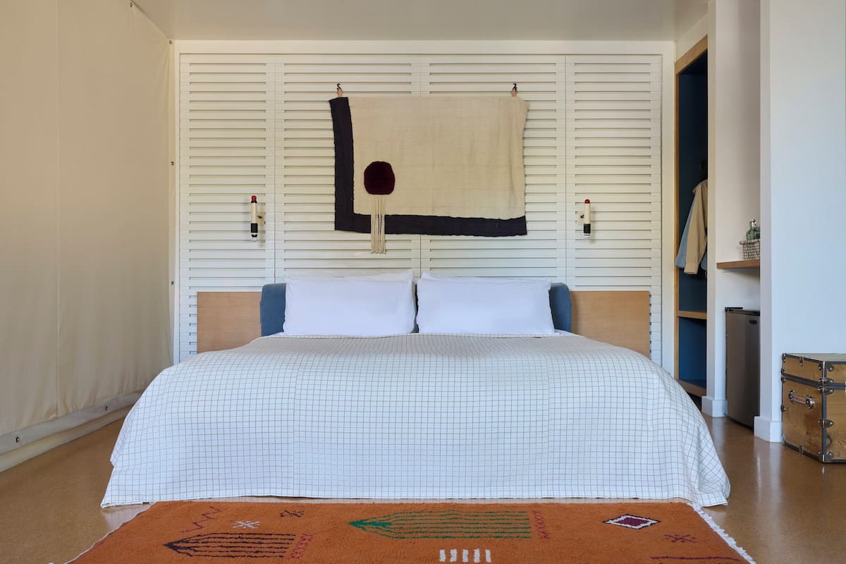 Deluxe Room, 1 King Bed (Standard King Plus 1 King) | Premium bedding, minibar, in-room safe, desk
