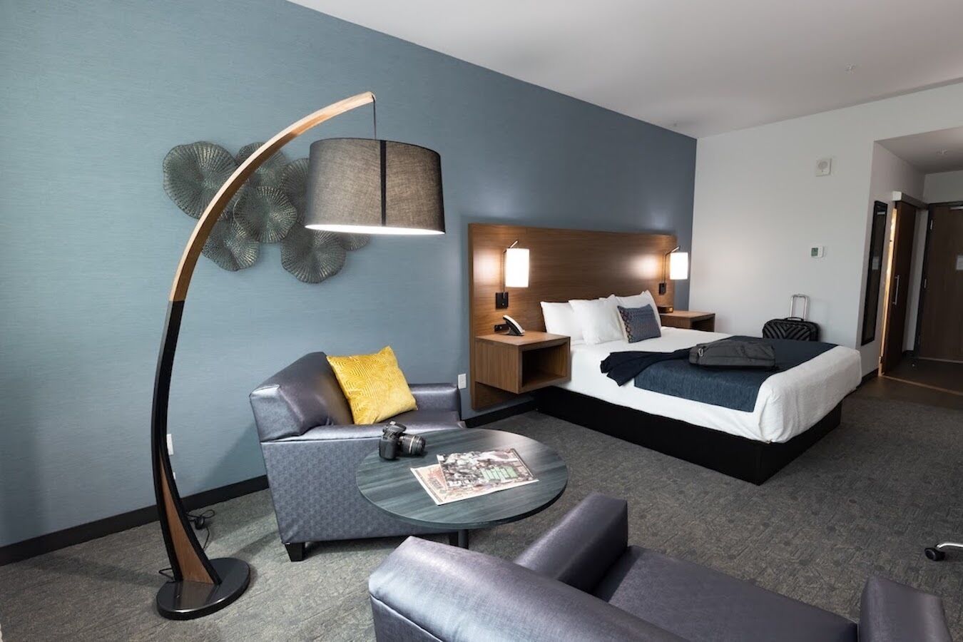 standard single room, 1 king bed | 1 bedroom, desk, blackout curtains, free wifi