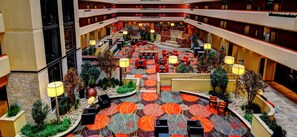 Lobby sitting area - University Plaza Hotel and Convention Center Springfield (Springfield)