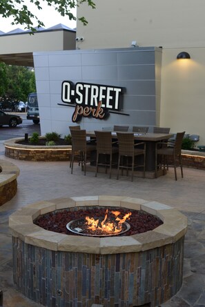 Fireplace - University Plaza Hotel and Convention Center Springfield (Springfield)