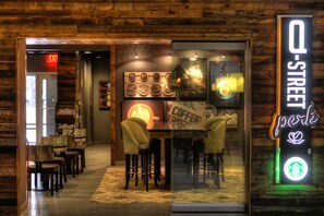 Coffee shop - University Plaza Hotel and Convention Center Springfield (Springfield)