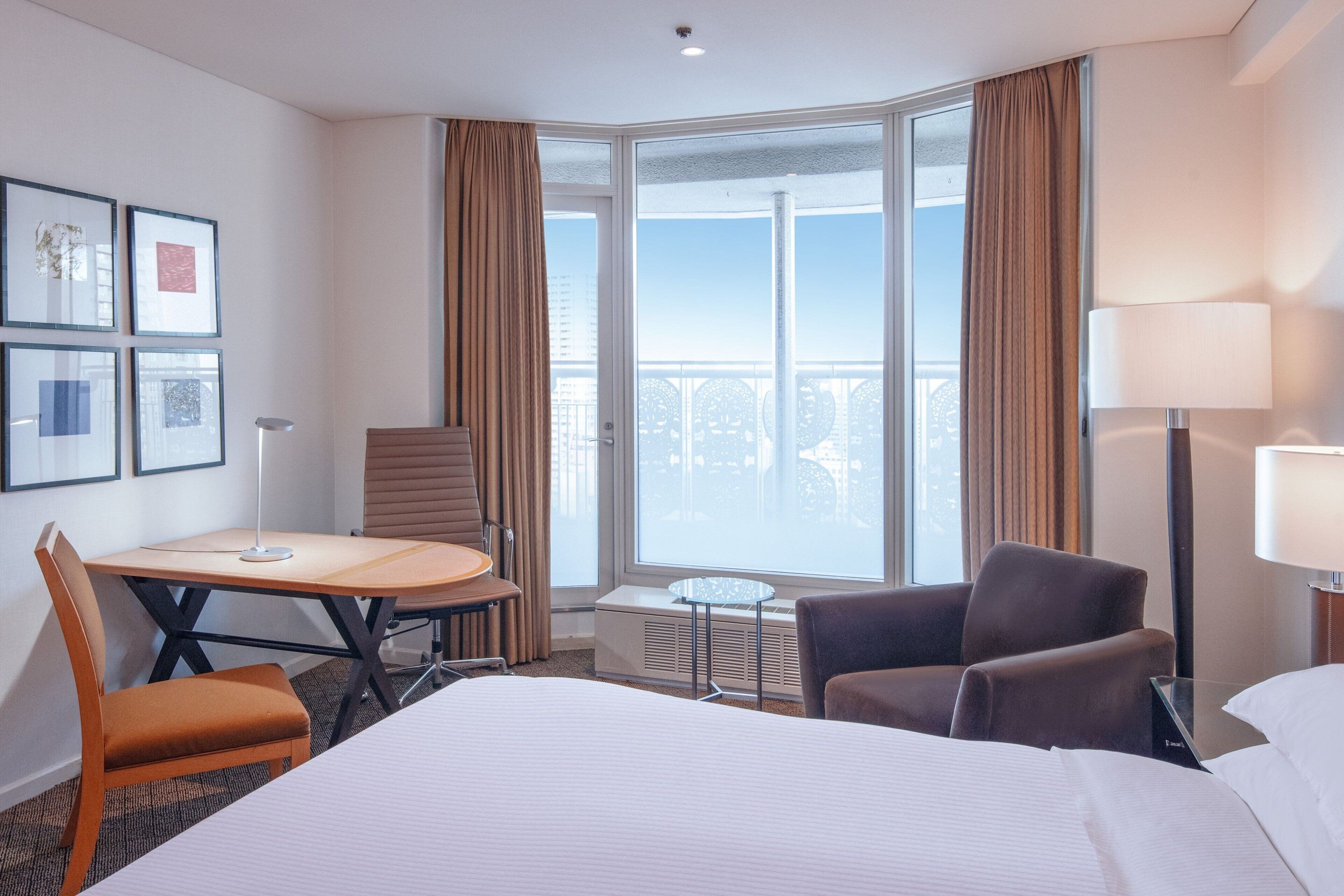 Ropa de cama hipoalergénica, cubrecamas y minibar 