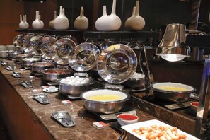 Daily buffet breakfast for a fee - Sheraton Miyako Hotel Osaka (Osaka)