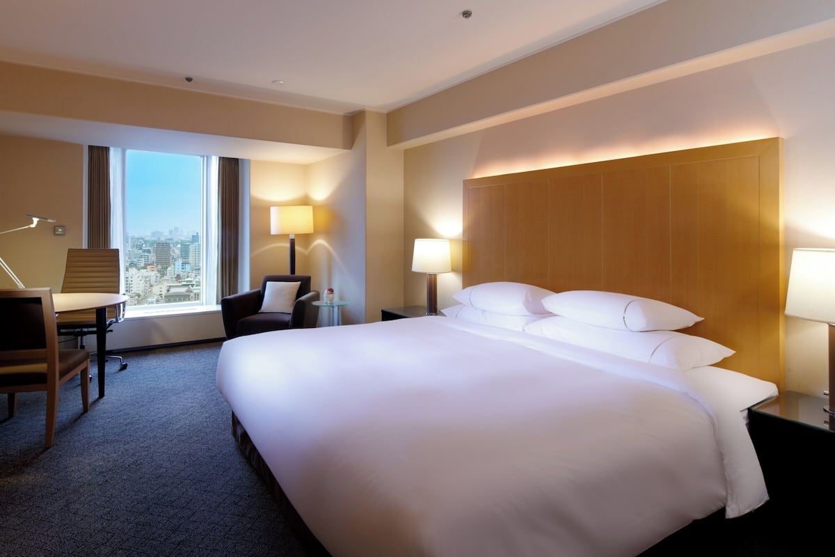 Chambre Premium, 1 très grand lit | Literie hypoallergénique, couette en duvet d'oie, minibar