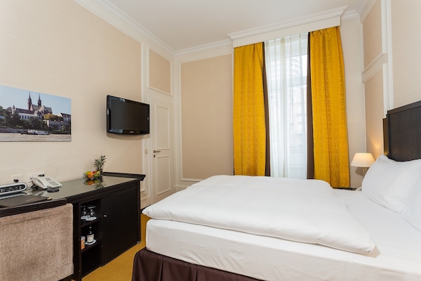 1 sovrum, sängtillbehör av högsta kvalitet och minibar