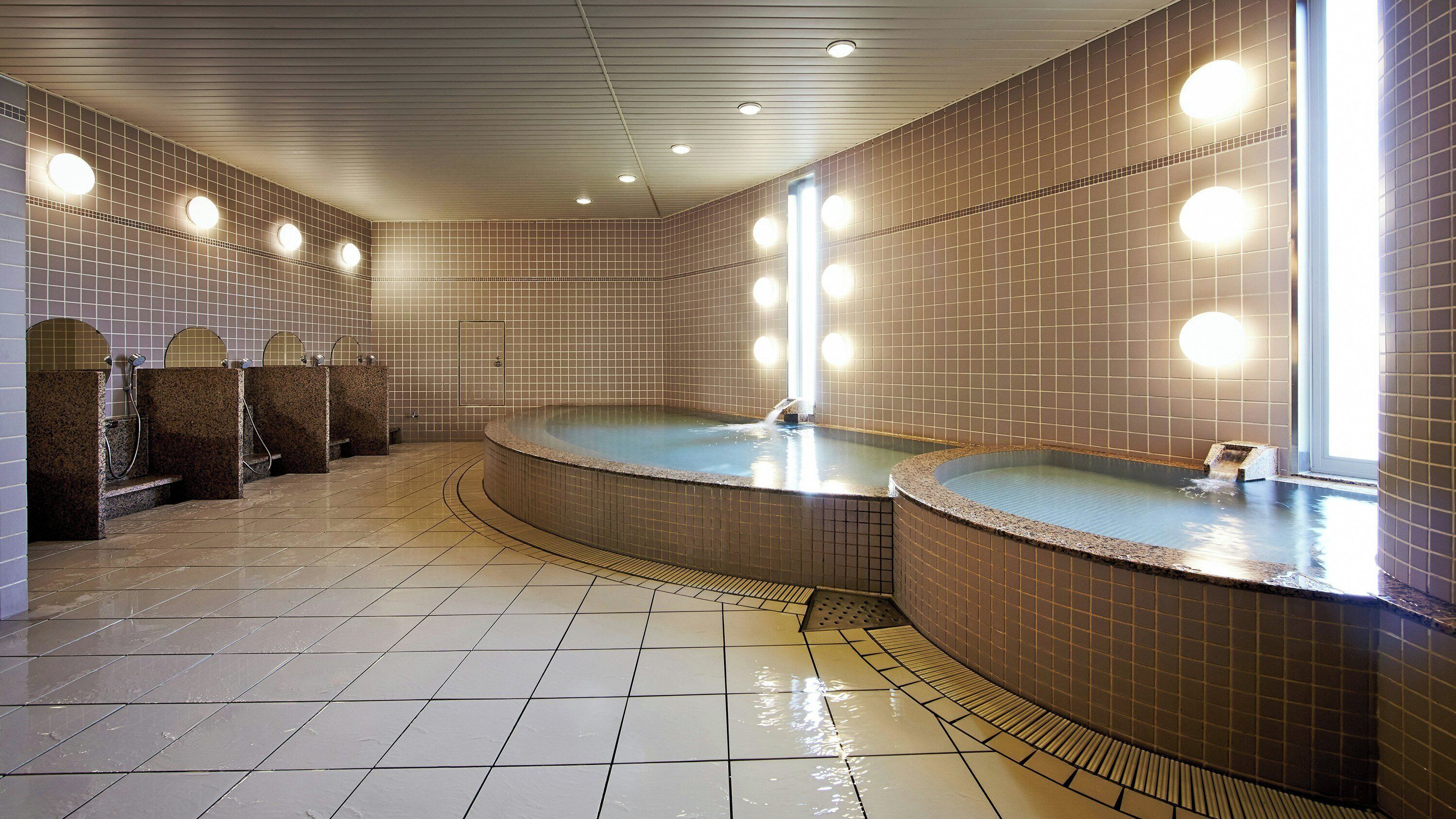Sauna, hot tub, steam room, body treatments, deep-tissue massages