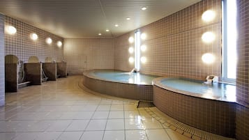 Sauna, hot tub, steam room, body treatments, deep-tissue massages