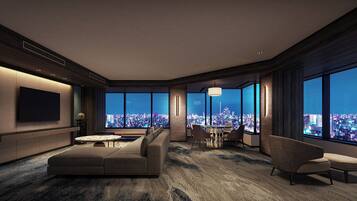 Down comforters, in-room safe, desk, blackout drapes