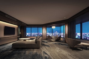 Down comforters, in-room safe, desk, blackout drapes - Grand Prince Hotel Osaka Bay (Osaka)