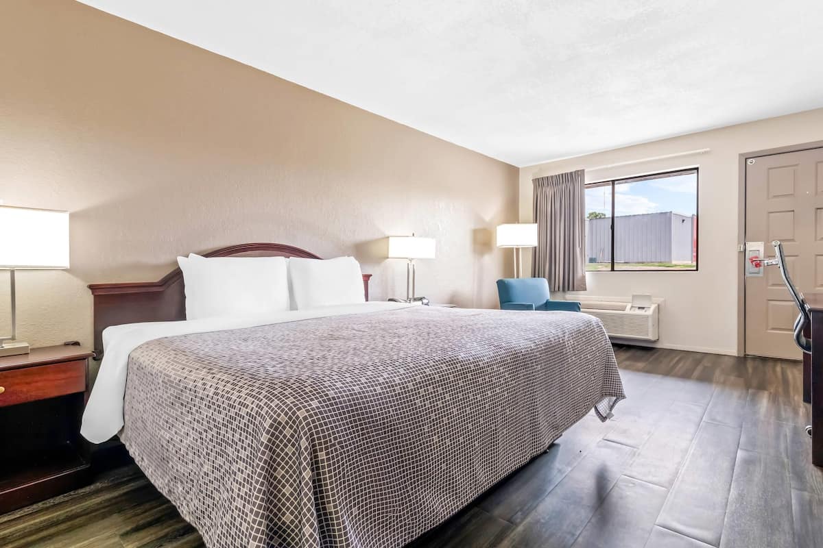 Desk, iron/ironing board, free WiFi, bed sheets