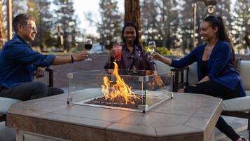 Breakfast and dinner served, Californian cuisine