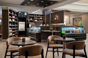 Bar (trong khuôn viên)