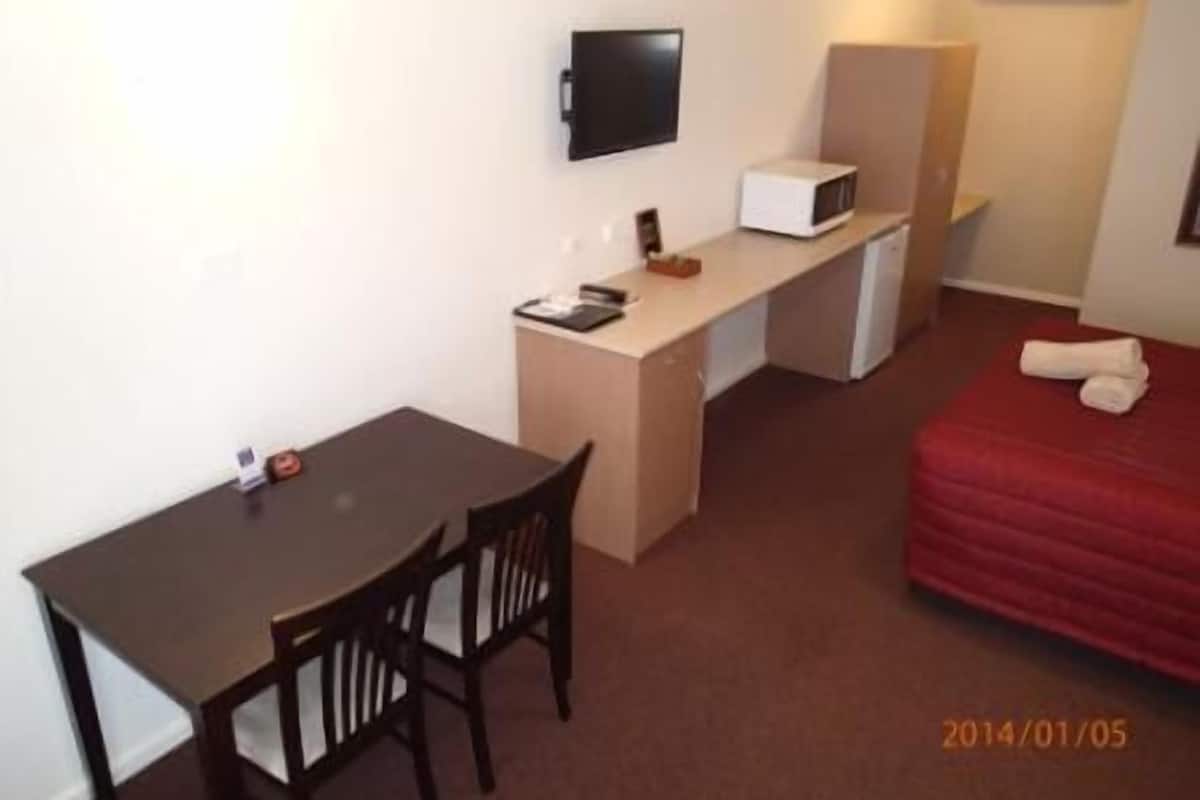 Deluxe Suite, 1 Queen Bed