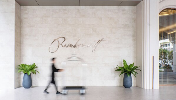 Property entrance - Rembrandt Hotel Bangkok (Bangkok)