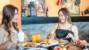 Daily buffet breakfast (THB 350 per person)