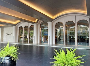 Front of property - Rembrandt Hotel Bangkok (Bangkok)