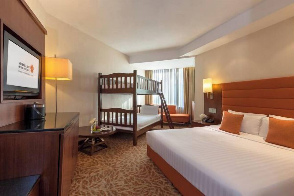 In-room safe, laptop workspace, blackout drapes
