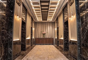 Lift - Rembrandt Hotel Bangkok (Bangkok)