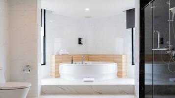 Executive Suite | Bathroom
