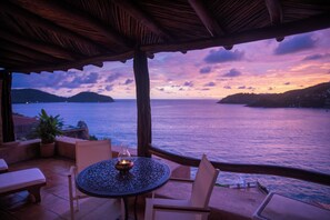 Oceanfront Terrace Suite | Terrazza/patio