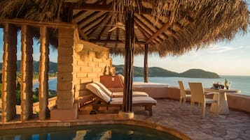 Owner´s Luxury Pool Suite | Terraza o patio