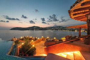 Breakfast, lunch, dinner served; Mexican cuisine, ocean views 