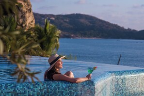 2 outdoor pools - La Casa Que Canta (Zihuatanejo)