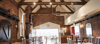 OYO Himley Country Hotel