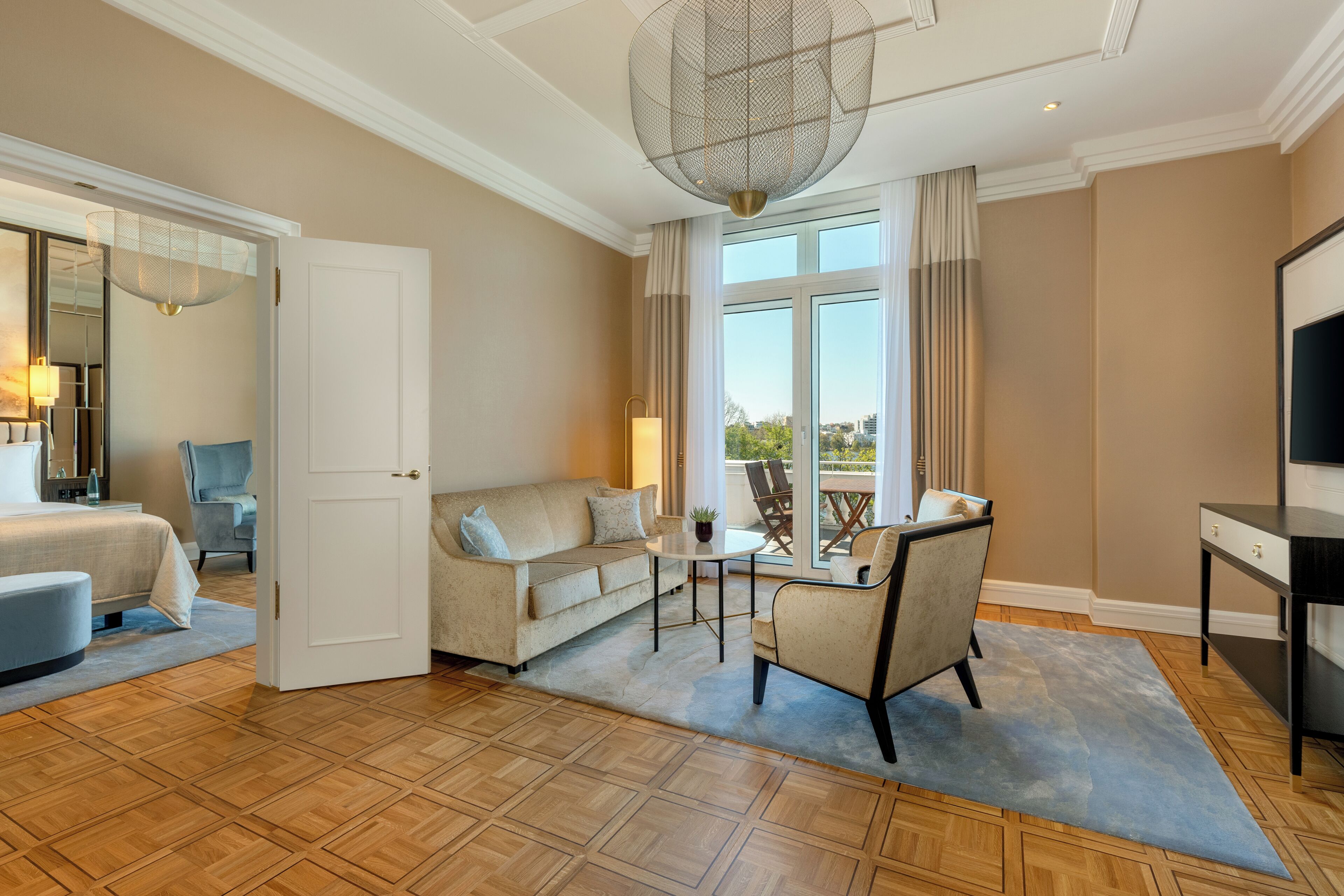 Suite estudio superior, 1 habitación, vista al lago (Balcony) | Ropa de cama de alta calidad, camas con pillow-top y minibar 