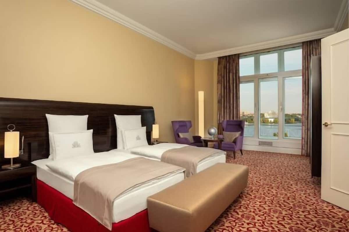 1 bedroom, premium bedding, pillowtop beds, minibar