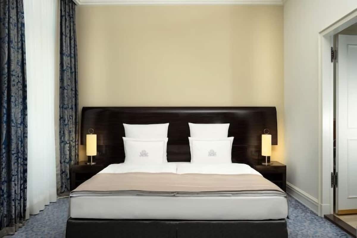 1 bedroom, premium bedding, pillowtop beds, minibar