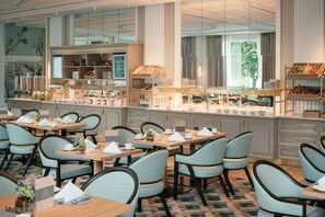 Frokostbuffé hver dag (EUR 44 per person)