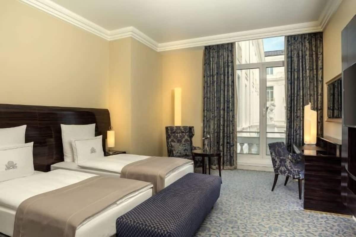1 bedroom, premium bedding, pillowtop beds, minibar