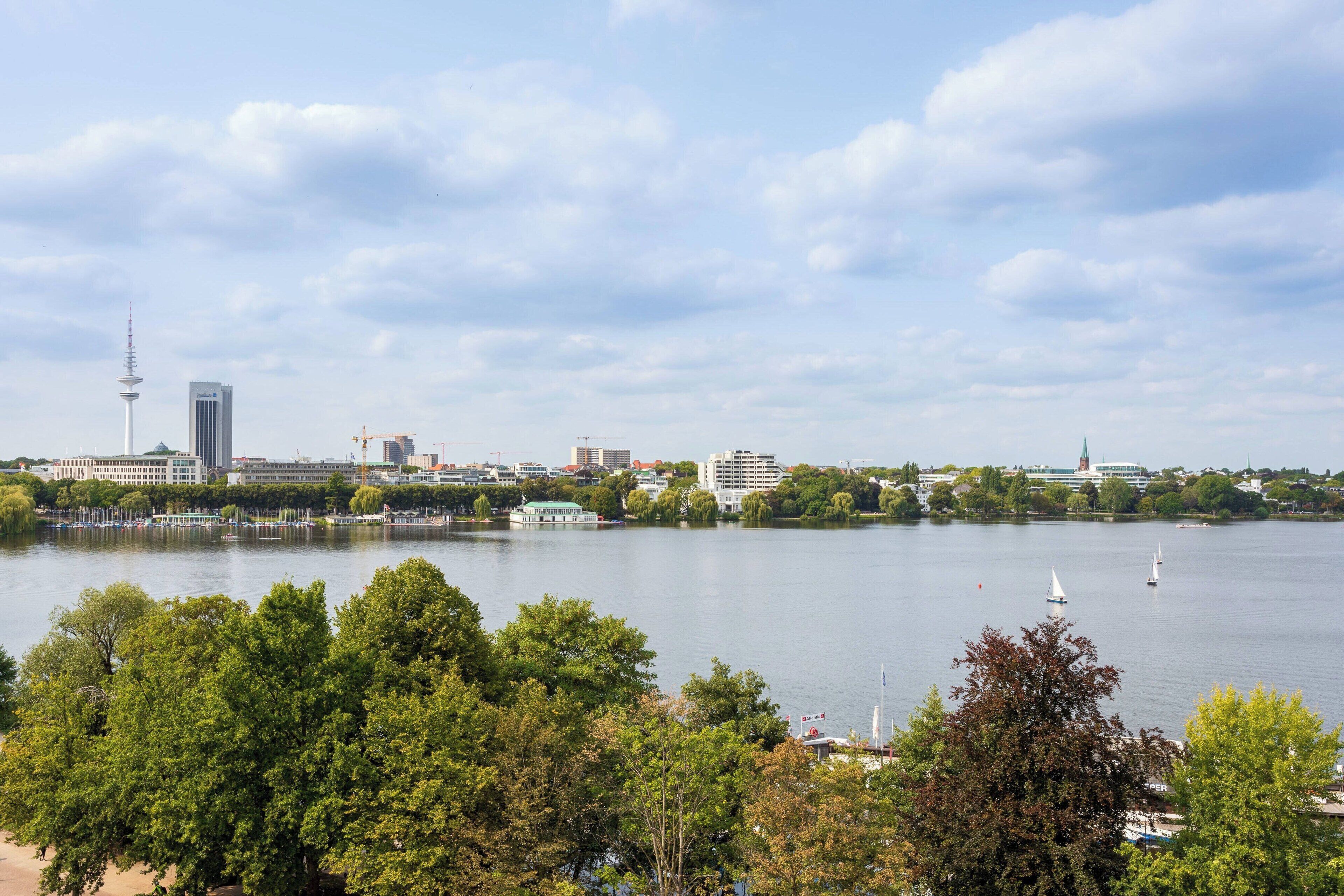 Junior Suite, 2 Twin Beds, Lake View | Premium bedding, pillowtop beds, minibar, in-room safe