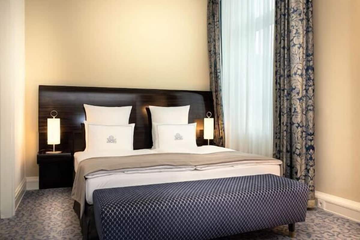 1 bedroom, premium bedding, pillowtop beds, minibar
