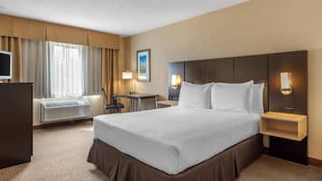Standard Room, 1 Queen Bed, Accessible, Non Smoking | 1 bedroom, Egyptian cotton sheets, premium bedding, in-room safe